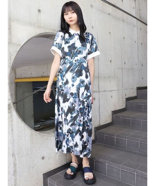 MURUA（ムルーア）の「ウィアードプリントワンピース（ワンピース・レディース・ホワイト/ネイビー・FREE）」の10枚目の写真