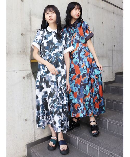 MURUA（ムルーア）の「ウィアードプリントワンピース（ワンピース・レディース・ホワイト/ネイビー・FREE）」の8枚目の写真