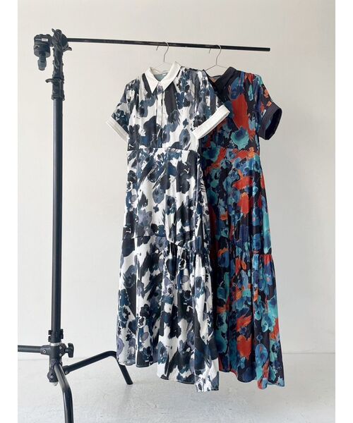 MURUA（ムルーア）の「ウィアードプリントワンピース（ワンピース・レディース・ホワイト/ネイビー・FREE）」の16枚目の写真