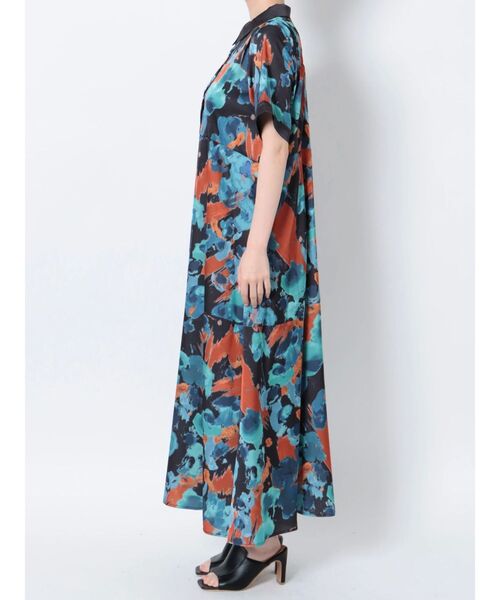 MURUA（ムルーア）の「ウィアードプリントワンピース（ワンピース・レディース・ホワイト/ネイビー・FREE）」の18枚目の写真