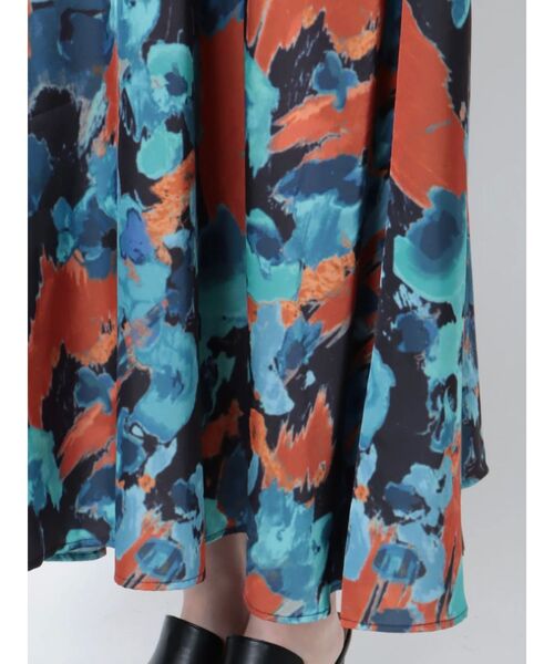 MURUA（ムルーア）の「ウィアードプリントワンピース（ワンピース・レディース・ホワイト/ネイビー・FREE）」の13枚目の写真