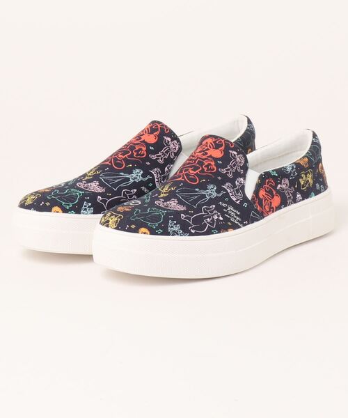 Disney(ディズニー)の「【Disney100周年記念】スリッポンシューズ(スニーカー・レディース・シルバー/レッド/グレー/ネイビー・L/M)」の3枚目の写真