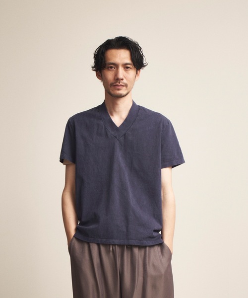 和ROBE(ワローブ)の「GOOD ON 別注 / JUBAN TEE ( PIGMENT DYE )(Tシャツ/カットソー・メンズ・グリーン/ネイビー/チャコール/ボルドー/カーキ・4/2/3)」の4枚目の写真