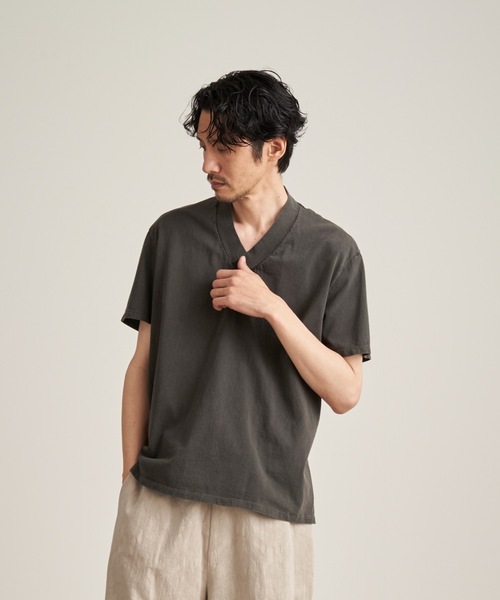 和ROBE(ワローブ)の「GOOD ON 別注 / JUBAN TEE ( PIGMENT DYE )(Tシャツ/カットソー・メンズ・グリーン/ネイビー/チャコール/ボルドー/カーキ・4/2/3)」の8枚目の写真