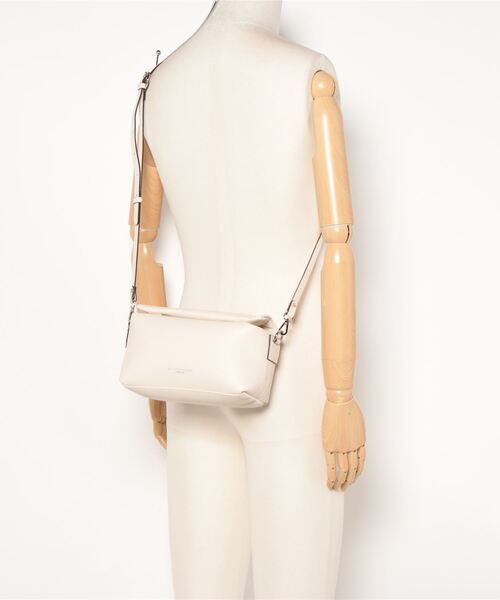 GIANNI CHIARINI(ジャンニ キアリーニ)の「【GIANNI CHIARINI】フラップショルダーバッグ(ショルダーバッグ・レディース・オフホワイト・フリー)」の4枚目の写真