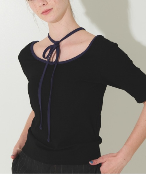 Solace（ソレイス）の「前後2WAY/バイカラーリボントップス（Tシャツ/カットソー・レディース・ブラック/ホワイト・FREE）」の2枚目の写真