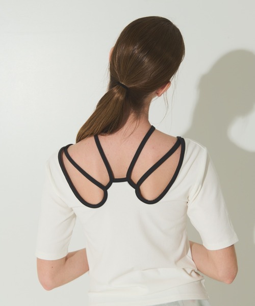 Solace（ソレイス）の「前後2WAY/バイカラーリボントップス（Tシャツ/カットソー・レディース・ブラック/ホワイト・FREE）」の6枚目の写真