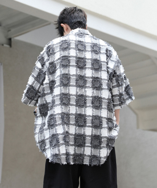 neos(ネオス)の「【neos -addictive design-】ビッグシルエット フリンジ ブロックチェック ハーフスリーブ シャツ(シャツ/ブラウス・メンズ・ブラック/チャコールグレー/ホワイト・MEDIUM/LARGE/X-LARGE)」の10枚目の写真