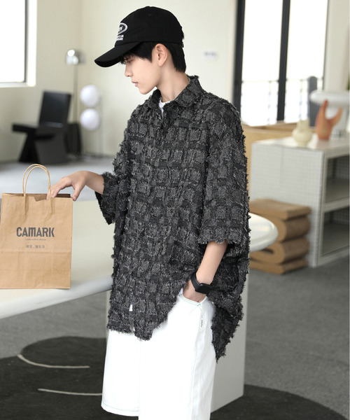 neos(ネオス)の「【neos -addictive design-】ビッグシルエット フリンジ ブロックチェック ハーフスリーブ シャツ(シャツ/ブラウス・メンズ・ブラック/チャコールグレー/ホワイト・MEDIUM/LARGE/X-LARGE)」の4枚目の写真
