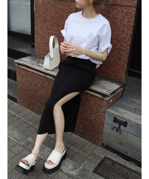 EVRIS（エヴリス）の「ディープサイドカットロングスカート（スカート・レディース・ブラック/ホワイト/ピンク・SMALL/MEDIUM）」の13枚目の写真