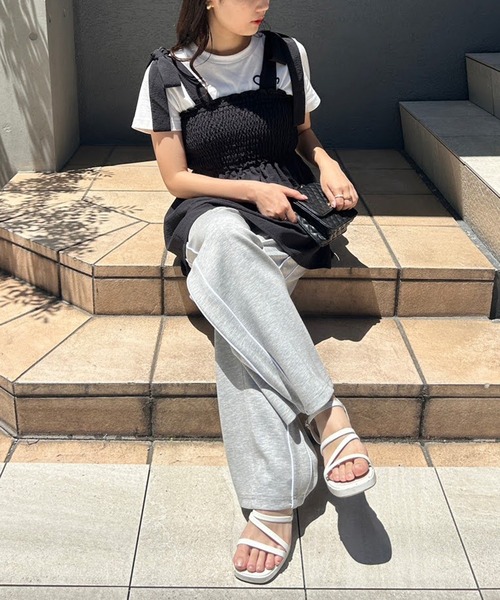 one after another NICE CLAUP（ワンアフターアナザーナイスクラップ）の「肩リボンシャーリングキャミビスチェ（キャミソール・レディース・ブラック/オフホワイト/インディゴブルー/オレンジ系・FREE）」の17枚目の写真