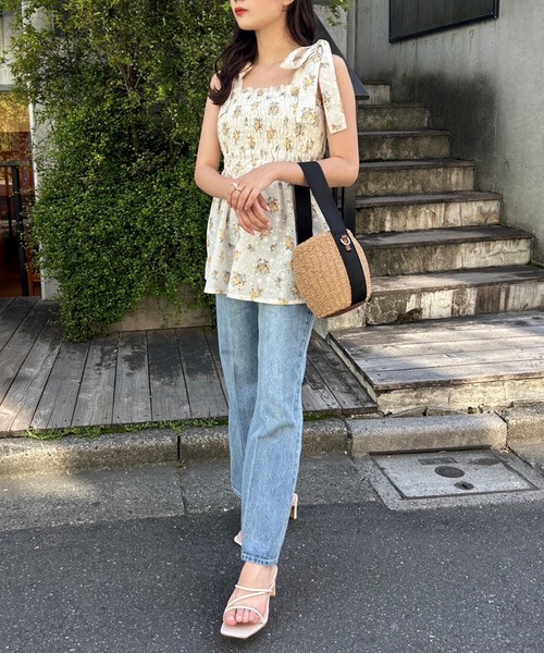 one after another NICE CLAUP（ワンアフターアナザーナイスクラップ）の「肩リボンシャーリングキャミビスチェ（キャミソール・レディース・ブラック/オフホワイト/インディゴブルー/オレンジ系・FREE）」の11枚目の写真