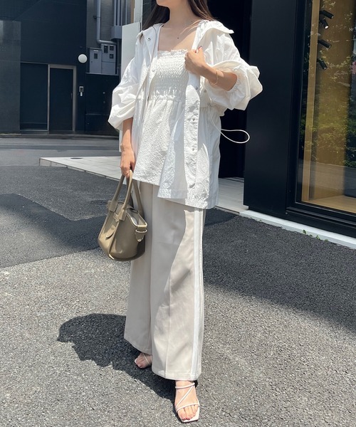 one after another NICE CLAUP（ワンアフターアナザーナイスクラップ）の「肩リボンシャーリングキャミビスチェ（キャミソール・レディース・ブラック/オフホワイト/インディゴブルー/オレンジ系・FREE）」の9枚目の写真