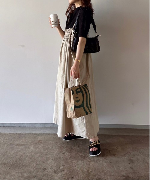 t a r o s u（タロス）の「volume cami shirring onepiece/ボリュームキャミシャーリングワンピース（ワンピース・レディース・ベージュ/ブラック・FREE）」の15枚目の写真