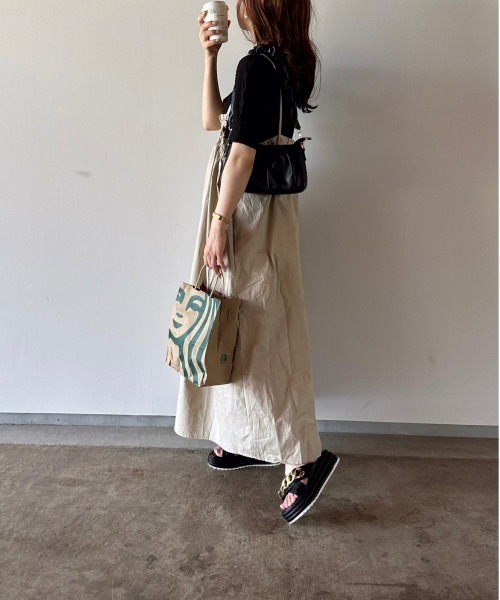 t a r o s u（タロス）の「volume cami shirring onepiece/ボリュームキャミシャーリングワンピース（ワンピース・レディース・ベージュ/ブラック・FREE）」の22枚目の写真