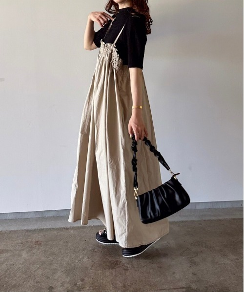 t a r o s u（タロス）の「volume cami shirring onepiece/ボリュームキャミシャーリングワンピース（ワンピース・レディース・ベージュ/ブラック・FREE）」の12枚目の写真