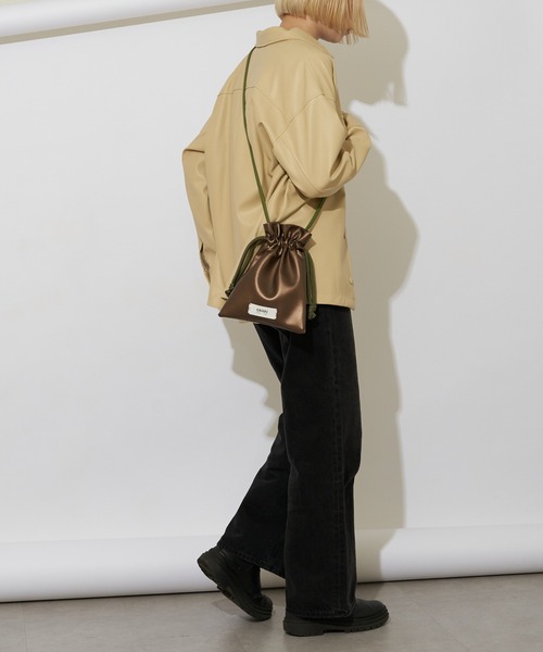 GRAIN（グレイン）の「非表示【GRAIN/グレイン】バイカラーミニ巾着ショルダーバッグ ＃Owl（ショルダーバッグ・レディース・ブラック/ゴールド/ブルー/シルバー/ブラック系その他2/サックスブルー/パープル/ネイビー/ガンメタ・FREE）」の14枚目の写真