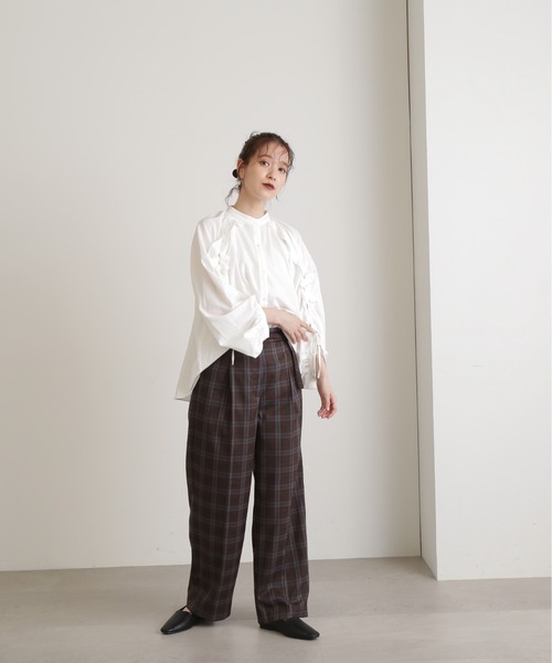 N.(N. Natural Beauty Basic)(エヌエヌナチュラルビューティーベーシック)の「◆レースアップスリーブブラウス(シャツ/ブラウス・レディース・ホワイト/ブルー/ライトグリーン・MEDIUM)」の6枚目の写真