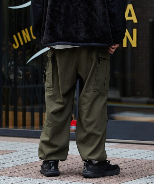 FREAK'S STORE（フリークスストア）の「FREAK’S STORE/フリークスストア ベーシックカーゴパンツ/スタンダードフィット（カーゴパンツ・メンズ・ブラック/オリーブ/グリーン系その他/その他9・MEDIUM/LARGE）」の21枚目の写真