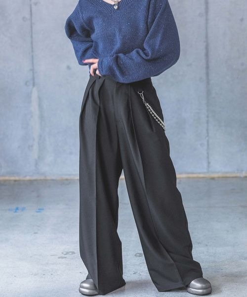 PAGEBOY（ページボーイ）の「タックストレートパンツ（スラックス・レディース・チャコールグレー/ターコイズブルー/ブラック/グレイッシュベージュ・SMALL/MEDIUM）」の7枚目の写真