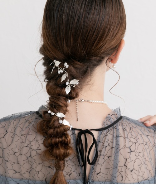 Cupid Heart(キューピッドハート)の「【Cupid Heart】結婚式アクセ!メタルリーフパールヘッドドレス(その他ヘアアクセサリー・レディース・シルバー・MEDIUM)」の5枚目の写真