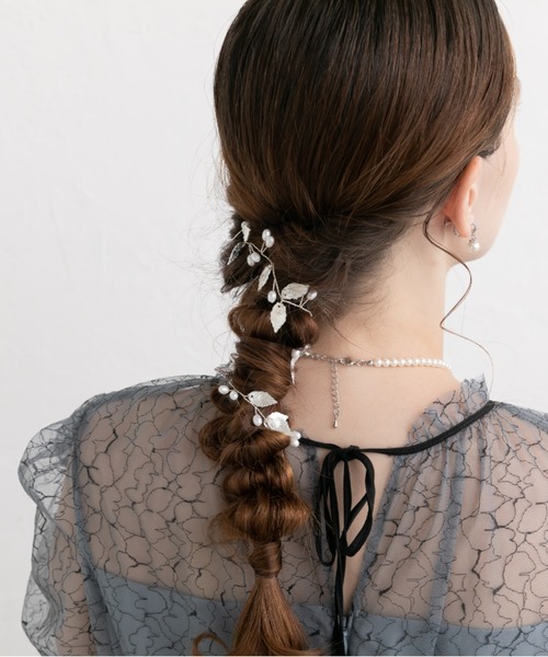 Cupid Heart(キューピッドハート)の「【Cupid Heart】結婚式アクセ!メタルリーフパールヘッドドレス(その他ヘアアクセサリー・レディース・シルバー・MEDIUM)」の7枚目の写真