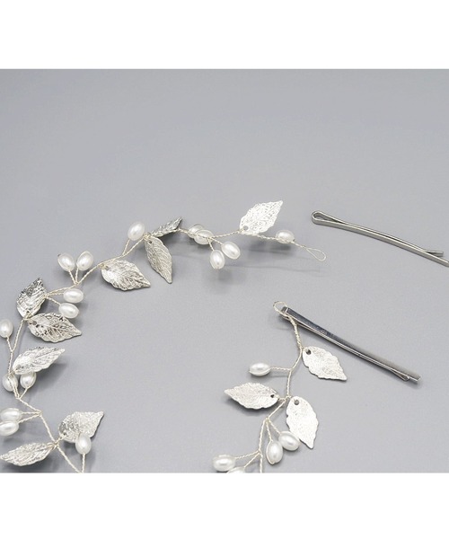 Cupid Heart(キューピッドハート)の「【Cupid Heart】結婚式アクセ!メタルリーフパールヘッドドレス(その他ヘアアクセサリー・レディース・シルバー・MEDIUM)」の10枚目の写真
