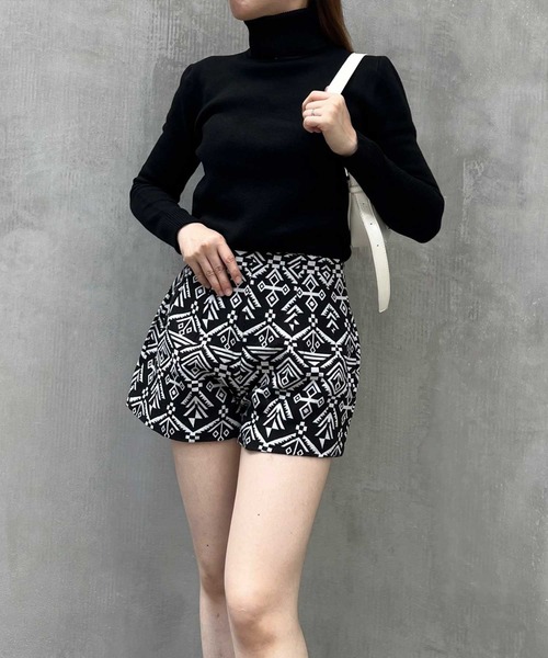 SPIGA（スピーガ）の「ｵﾙﾃﾞｨｶﾞ柄ｼｮｰﾄﾊﾟﾝﾂ（その他パンツ・レディース・ブラック/ブルー・SMALL/MEDIUM）」の2枚目の写真