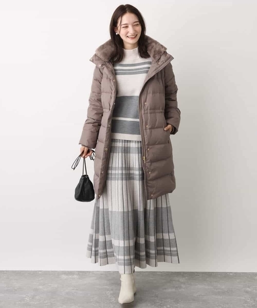 MK MICHEL KLEIN(エムケーミッシェルクラン)の「ベーシックタフタロングダウンコート(ダウンジャケット/コート・レディース・ブラック/ベージュ/モカ・40/38)」の21枚目の写真