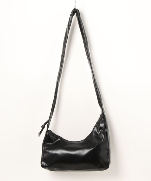 florist(フローリスト)の「【2WAY/3WAY】韓国ファッションシャーリングラッフルリボンレザーショルダーバッグ/ハンドバッグ/ホーボーバッグ(ショルダーバッグ・レディース・オフホワイト/ブラック/グレー/モカ/セージグリーン/キャメル/ライトイエロー/ピンクベージュ/シルバー・FREE)」の10枚目の写真