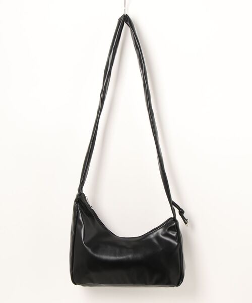 florist(フローリスト)の「【2WAY/3WAY】韓国ファッションシャーリングラッフルリボンレザーショルダーバッグ/ハンドバッグ/ホーボーバッグ(ショルダーバッグ・レディース・オフホワイト/ブラック/グレー/モカ/セージグリーン/キャメル/ライトイエロー/ピンクベージュ/シルバー・FREE)」の11枚目の写真