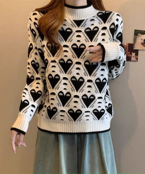 SHEENA(シーナ)の「ハート柄モックネックニットトップス(ニット/セーター・レディース・ホワイト系/ブラック/カーキ/ホワイト/ピンク/マスタード・M)」の8枚目の写真