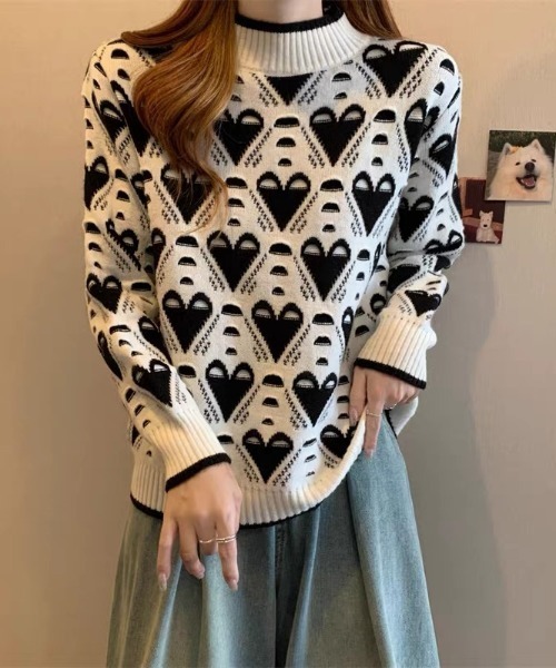 SHEENA(シーナ)の「ハート柄モックネックニットトップス(ニット/セーター・レディース・ホワイト系/ブラック/カーキ/ホワイト/ピンク/マスタード・M)」の9枚目の写真