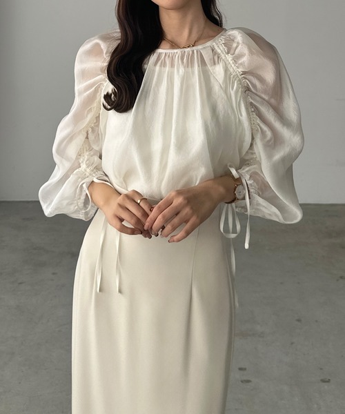 Louere（ルエレ）の「ドロストボリュームスリーブシアーブラウス（シャツ/ブラウス・レディース・ブラック/ホワイト/モカ・SMALL/MEDIUM/LARGE/X-LARGE）」の4枚目の写真