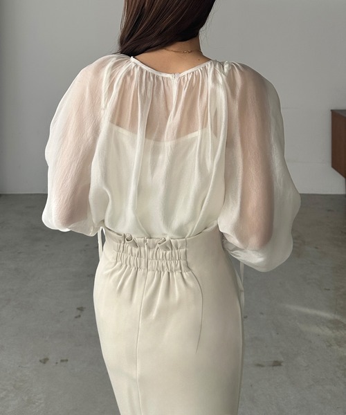 Louere（ルエレ）の「ドロストボリュームスリーブシアーブラウス（シャツ/ブラウス・レディース・ブラック/ホワイト/モカ・SMALL/MEDIUM/LARGE/X-LARGE）」の9枚目の写真