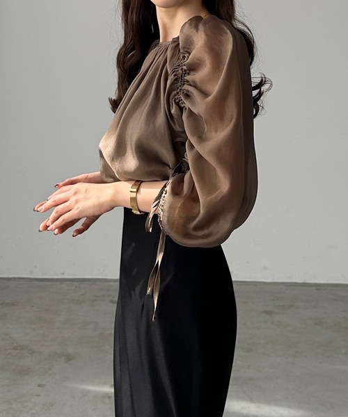 Louere（ルエレ）の「ドロストボリュームスリーブシアーブラウス（シャツ/ブラウス・レディース・ブラック/ホワイト/モカ・SMALL/MEDIUM/LARGE/X-LARGE）」の21枚目の写真