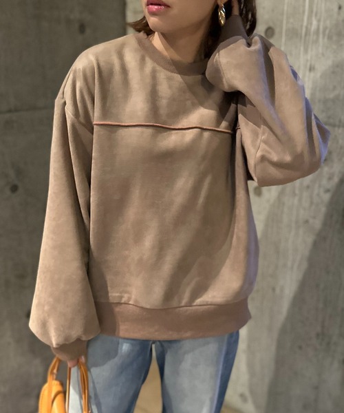 mi via loca（ミヴィアロカ）の「【リバーシブル2WAY】 スウェード×ボア 配色ステッチBIGプルオーバー（スウェット・レディース・ベージュ/ブラック/チャコールグレー/サンドベージュ・FREE）」の4枚目の写真