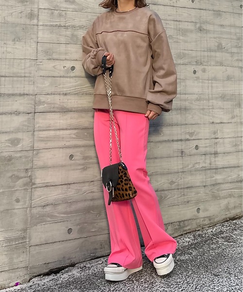 mi via loca（ミヴィアロカ）の「【リバーシブル2WAY】 スウェード×ボア 配色ステッチBIGプルオーバー（スウェット・レディース・ベージュ/ブラック/チャコールグレー/サンドベージュ・FREE）」の17枚目の写真