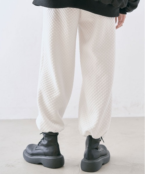 kirakiraShop(キラキラショップ)の「キルティング スウェット ジョガーパンツ(スウェットパンツ・レディース・チャコール/オフホワイト/杢グレー/ブラック・M/L)」の6枚目の写真