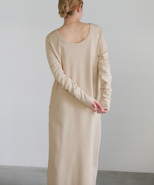 select MOCA(セレクトモカ)の「バックUネックカットロングワンピース(ワンピース・レディース・グレー/ライトベージュ/ブラック・SMALL/MEDIUM)」の3枚目の写真