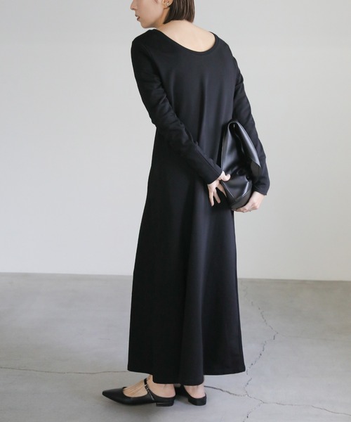 select MOCA(セレクトモカ)の「バックUネックカットロングワンピース(ワンピース・レディース・グレー/ライトベージュ/ブラック・SMALL/MEDIUM)」の2枚目の写真