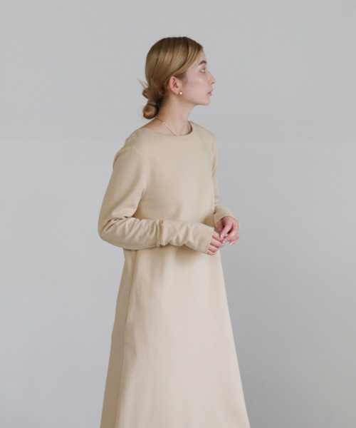 select MOCA(セレクトモカ)の「バックUネックカットロングワンピース(ワンピース・レディース・グレー/ライトベージュ/ブラック・SMALL/MEDIUM)」の10枚目の写真