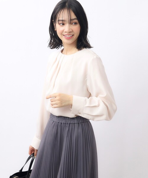 OPAQUE.CLIP（オペークドットクリップ）の「◆フロントタックジョーゼットブラウス／幾何プリントアソート【洗濯機洗い可】（シャツ/ブラウス・レディース・ホワイト系3/ホワイト/オフホワイト/ネイビー系・36/40/38/42）」の2枚目の写真