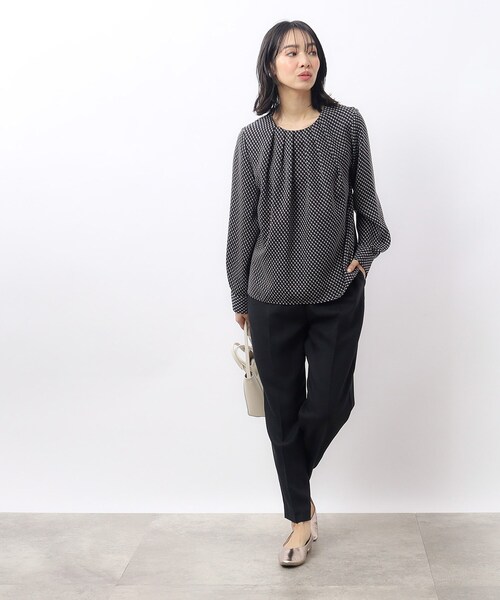 OPAQUE.CLIP（オペークドットクリップ）の「◆フロントタックジョーゼットブラウス／幾何プリントアソート【洗濯機洗い可】（シャツ/ブラウス・レディース・ホワイト系3/ホワイト/オフホワイト/ネイビー系・36/40/38/42）」の15枚目の写真