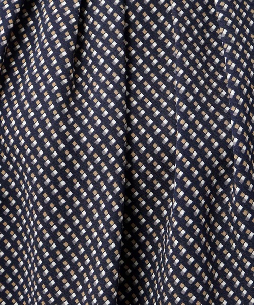 OPAQUE.CLIP（オペークドットクリップ）の「◆フロントタックジョーゼットブラウス／幾何プリントアソート【洗濯機洗い可】（シャツ/ブラウス・レディース・ホワイト系3/ホワイト/オフホワイト/ネイビー系・36/40/38/42）」の20枚目の写真