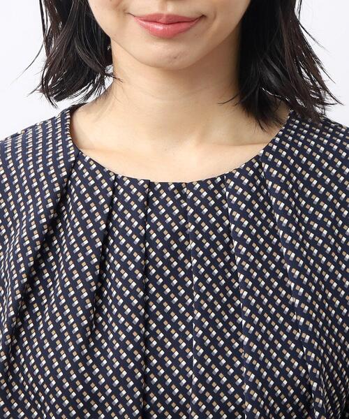 OPAQUE.CLIP（オペークドットクリップ）の「◆フロントタックジョーゼットブラウス／幾何プリントアソート【洗濯機洗い可】（シャツ/ブラウス・レディース・ホワイト系3/ホワイト/オフホワイト/ネイビー系・36/40/38/42）」の21枚目の写真