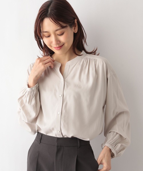 GLOBAL WORK(グローバルワーク)の「さらさらリラックスブラウス長袖/975609(シャツ/ブラウス・レディース・ミント/オレンジ系8/ブラック/グレイッシュベージュ/オフホワイト/イエロー系その他2・SMALL/MEDIUM/LARGE)」の4枚目の写真