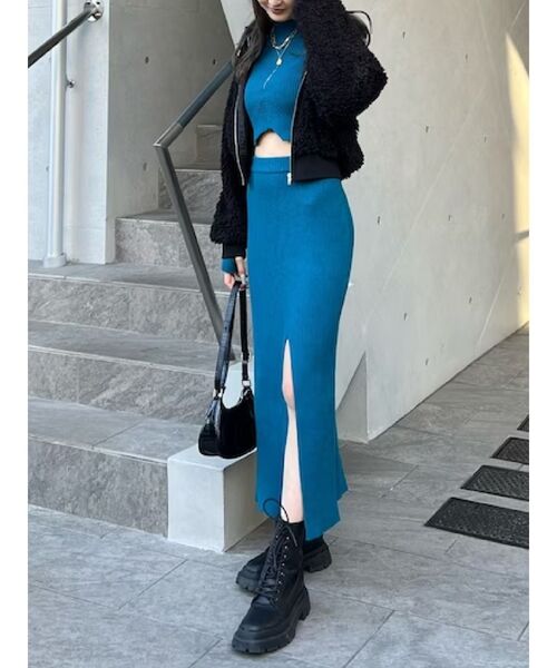 EVRIS（エヴリス）の「スリットロングニットスカート【セットアップ着用可能】（スカート・レディース・ブルー/ブラック・FREE）」の6枚目の写真