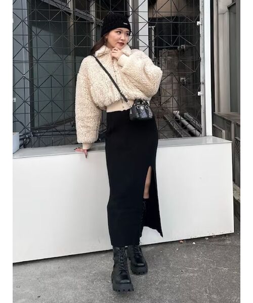 EVRIS（エヴリス）の「スリットロングニットスカート【セットアップ着用可能】（スカート・レディース・ブルー/ブラック・FREE）」の8枚目の写真