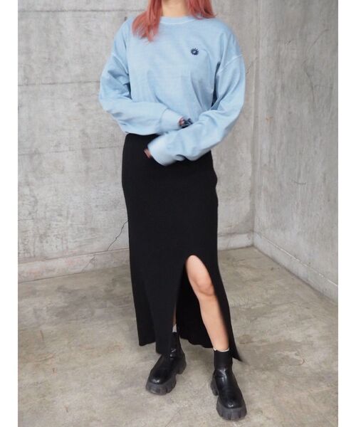EVRIS（エヴリス）の「スリットロングニットスカート【セットアップ着用可能】（スカート・レディース・ブルー/ブラック・FREE）」の16枚目の写真